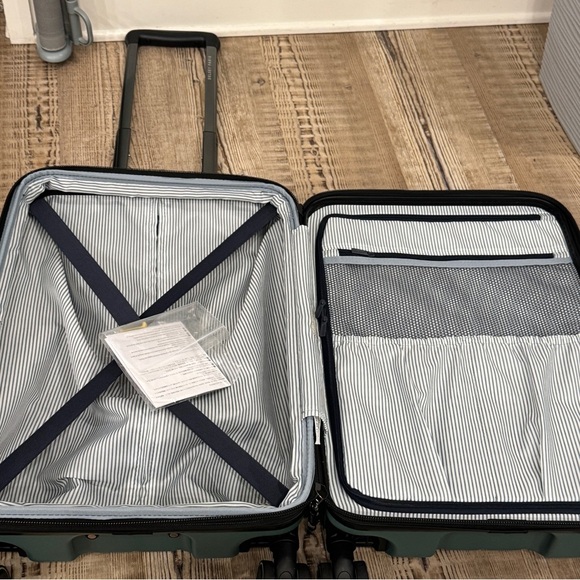 Travelpro Platinum Elite Compact Carry-On Hardside Spinner, luggage suitcase - Picture 4 of 16